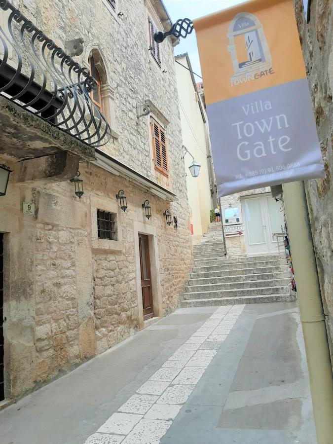 Rooms And Apartments Villa Town Gate Hvar Hvar Town Bagian luar foto
