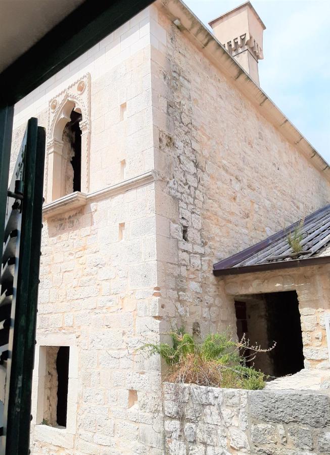 Rooms And Apartments Villa Town Gate Hvar Hvar Town Bagian luar foto