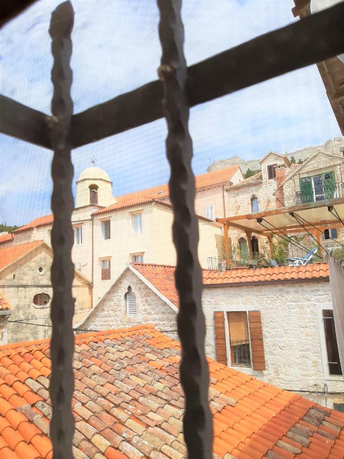 Rooms And Apartments Villa Town Gate Hvar Hvar Town Bagian luar foto