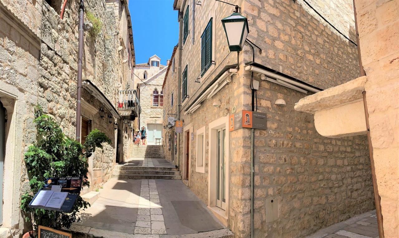 Rooms And Apartments Villa Town Gate Hvar Hvar Town Bagian luar foto