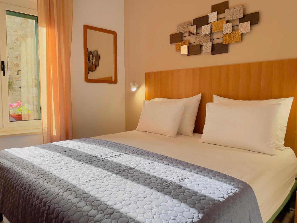 Rooms And Apartments Villa Town Gate Hvar Hvar Town Bagian luar foto